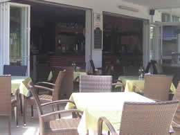 Sa Coma Guide to Restaurants, Cafes and Bars, Juan's Steakhouse Sa Coma, on main road to beach, snacks, pizzas, steaks